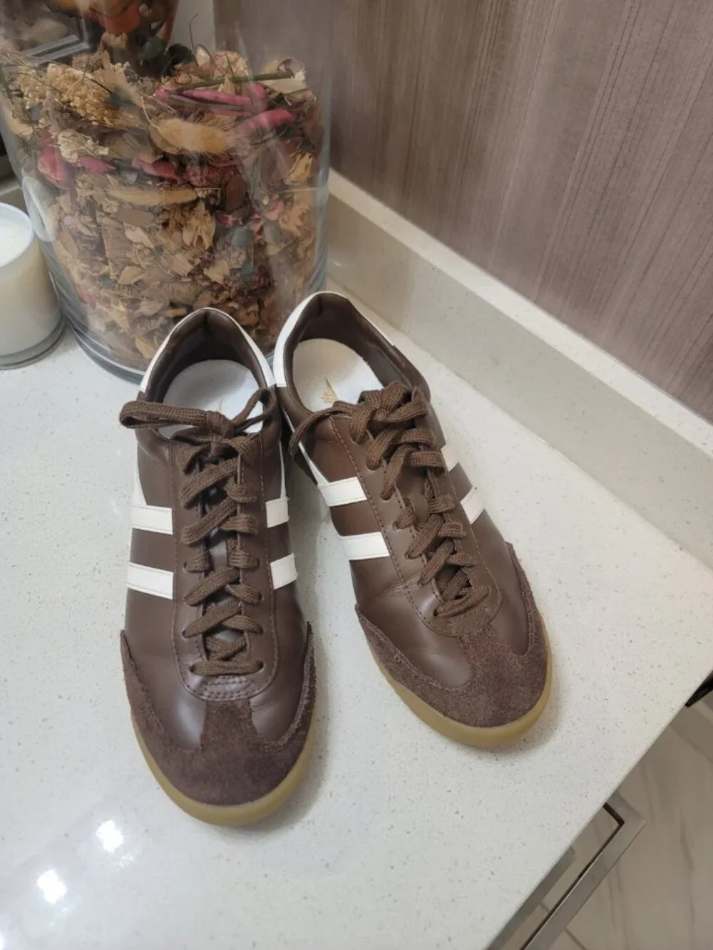 Gola Torpedo Sneaker Women Size 9.5 Brown Cerise Suede Lace Up Jogger